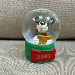 Vintage 2005 JcPenny Mickey Mouse Mini SnowGlobe Collectable